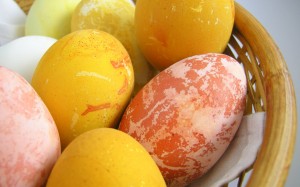 naturally dyed easter eggs