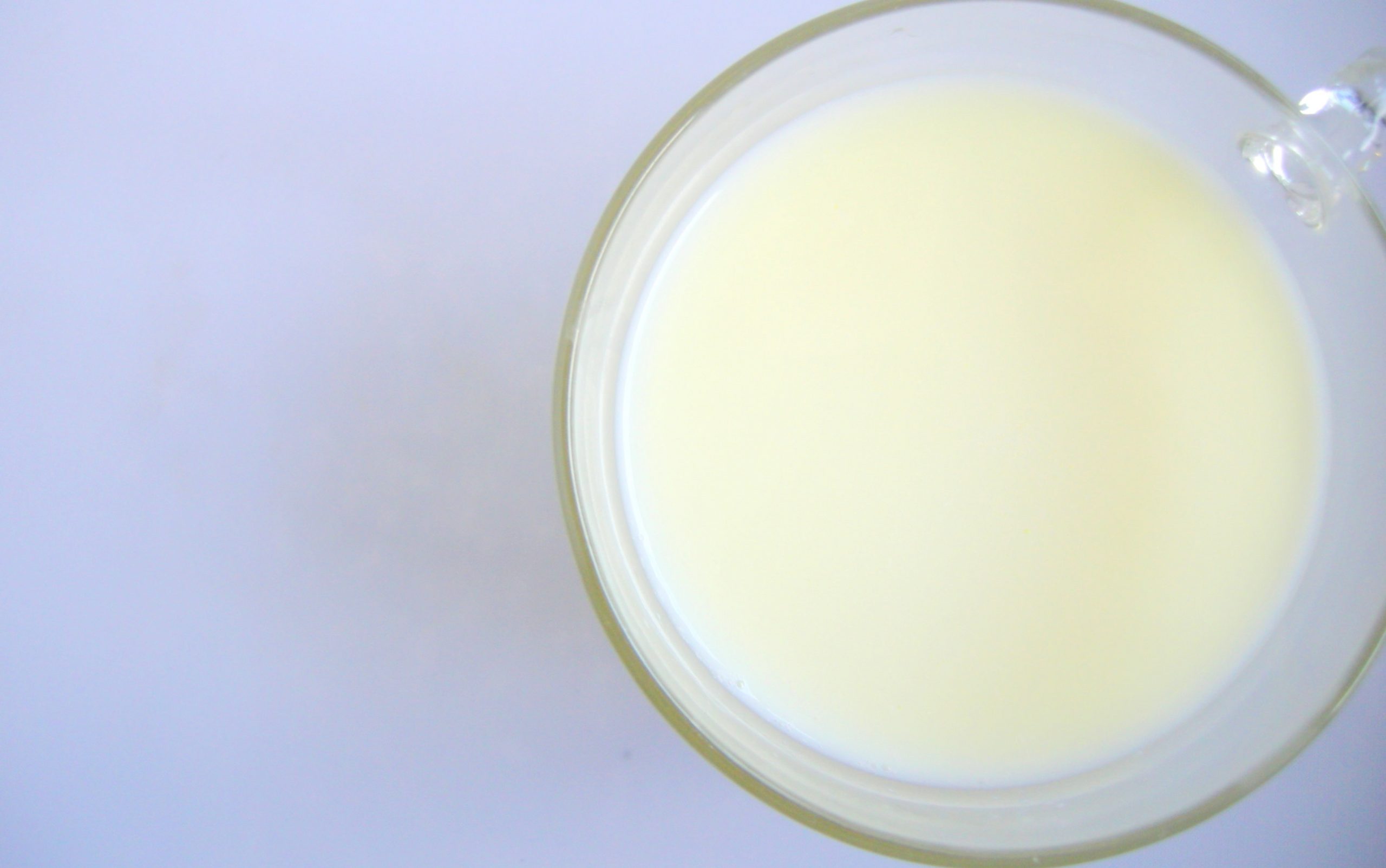 raw milk a glass of raw milk