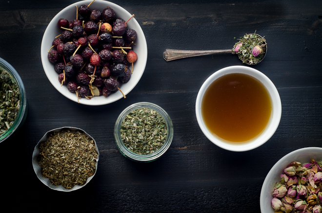 Pregnancy Tea Recipe Ingredients: Red Raspberry Leaf, Nettle, Alfalfa, Oatstraw, Lemon Balm, Rose Hips and Rose Buds